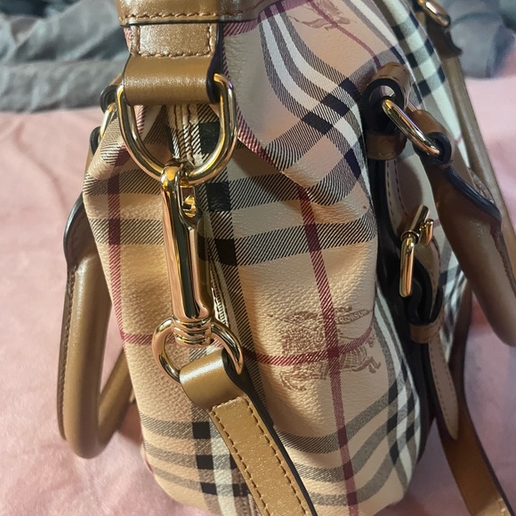 Burberry Brown and Cream Shoulder Bag with Iconic Check Pattern - Picture 2 of 9